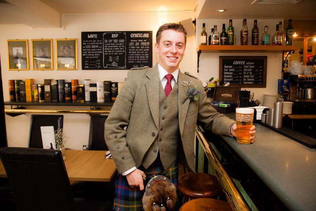 The Pipers' Tryst Hotel Glasgow Buitenkant foto