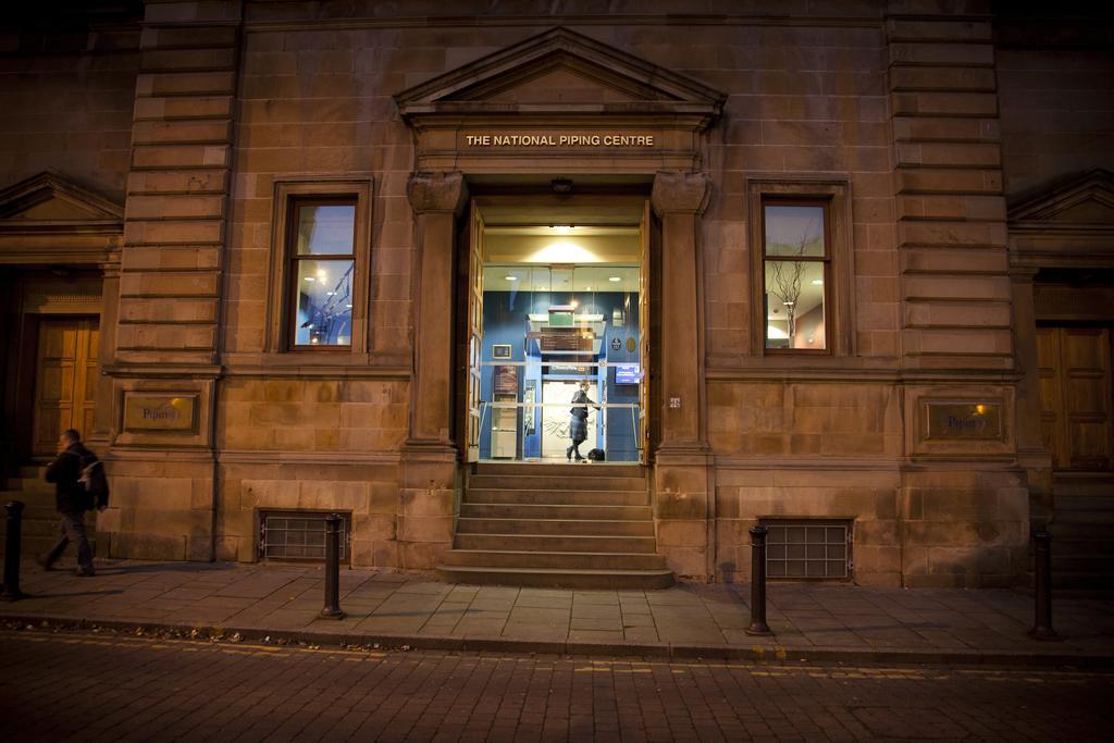 The Pipers' Tryst Hotel Glasgow Buitenkant foto